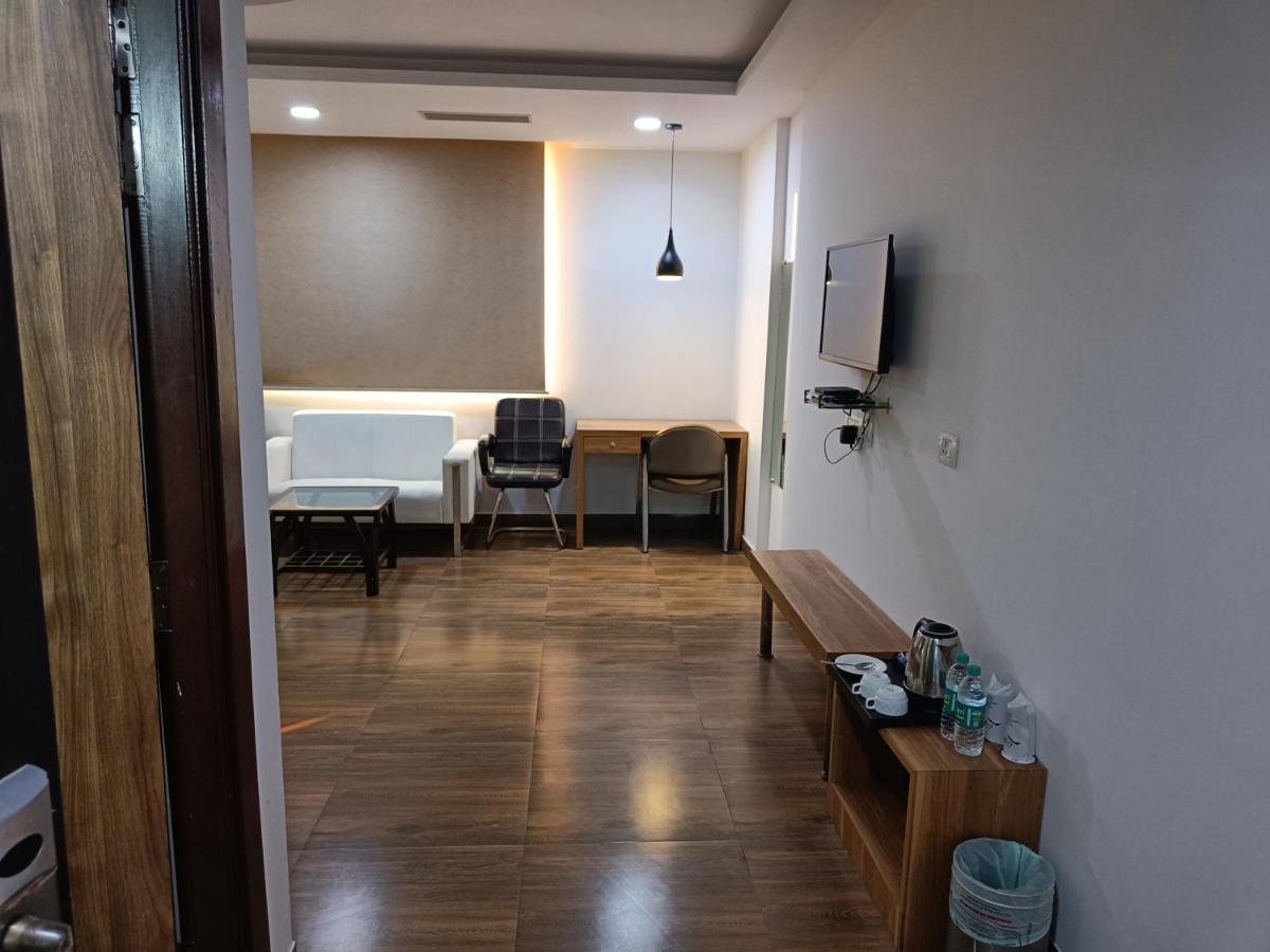 The Dwelling Paradise Hotel Greater Noida Exterior photo