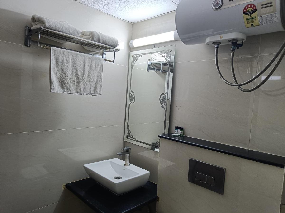 The Dwelling Paradise Hotel Greater Noida Exterior photo