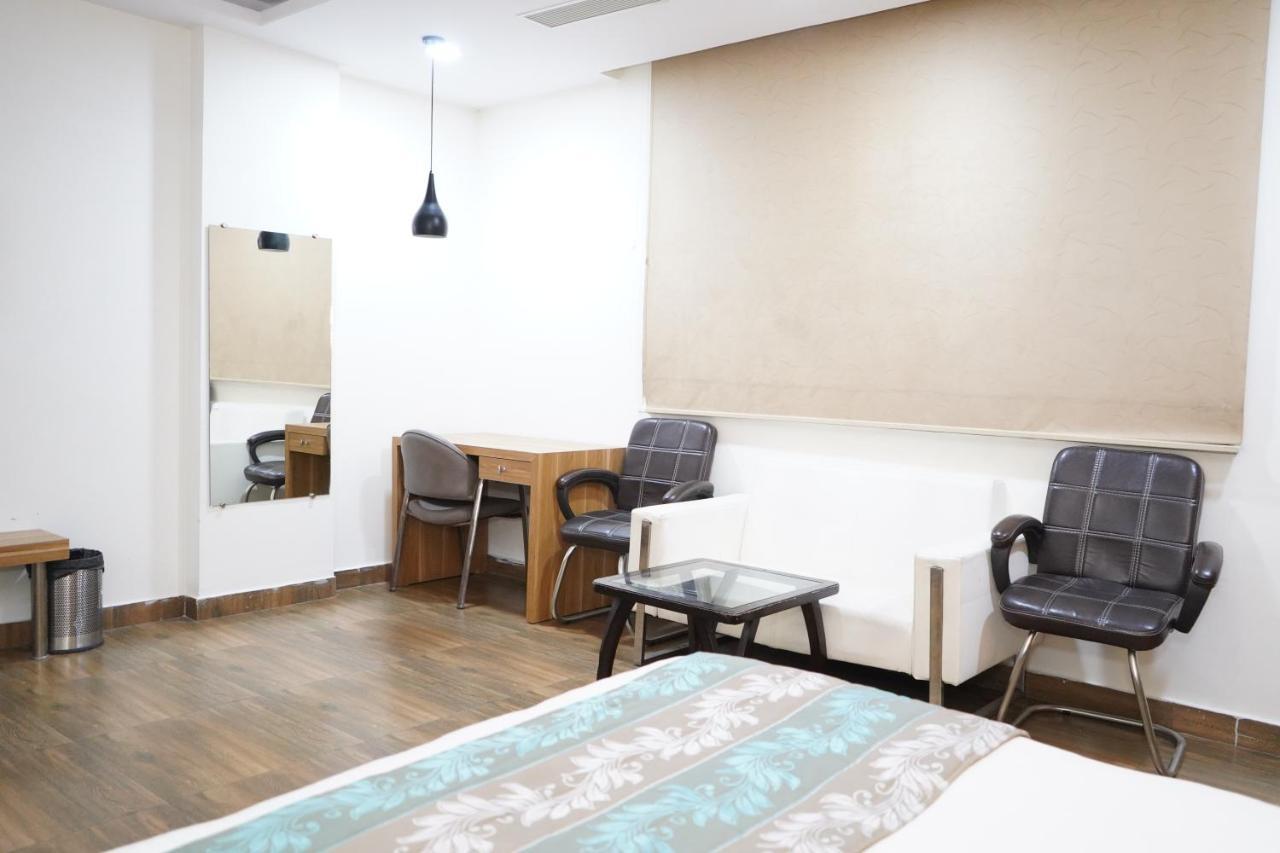 The Dwelling Paradise Hotel Greater Noida Exterior photo