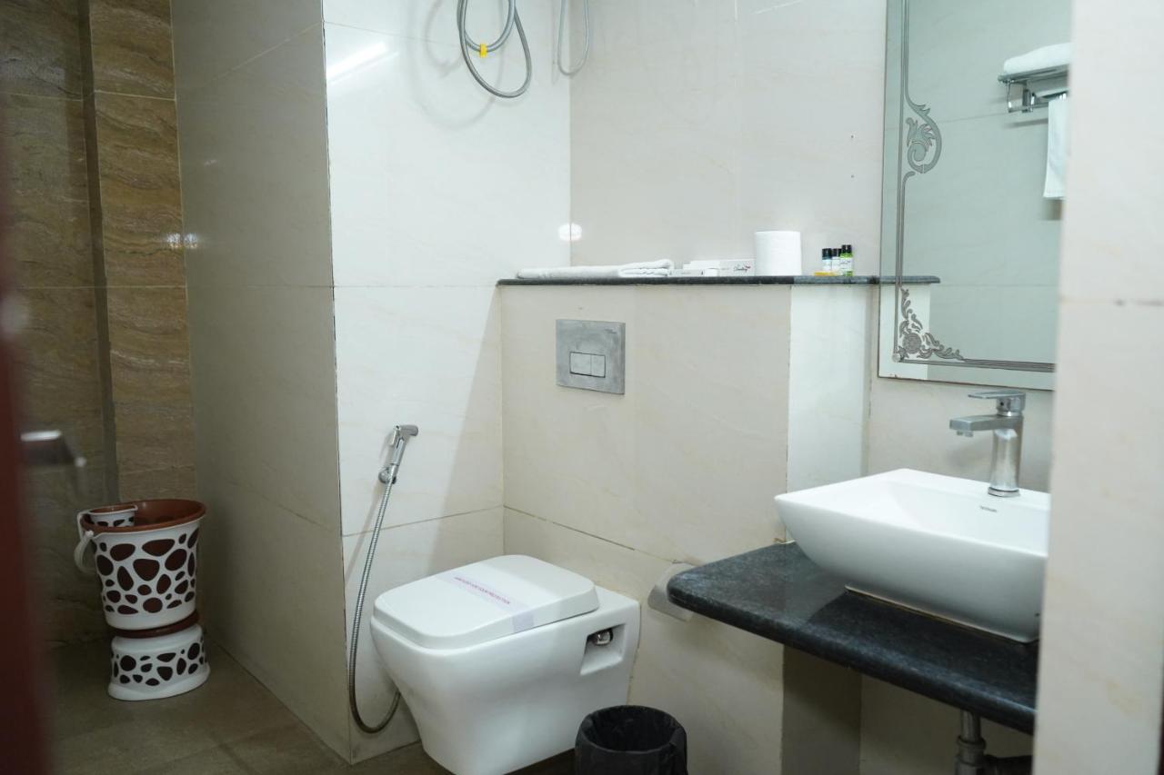 The Dwelling Paradise Hotel Greater Noida Exterior photo